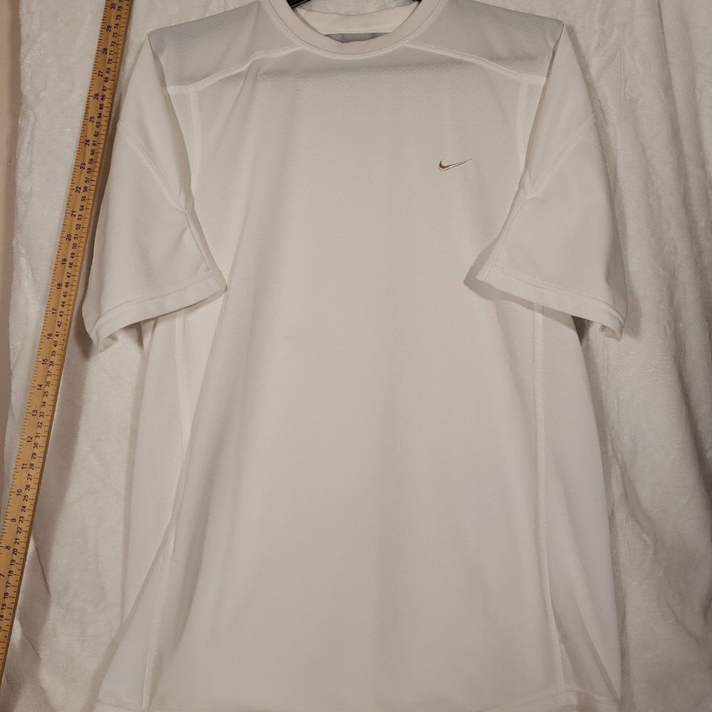 White Nike medium shirt